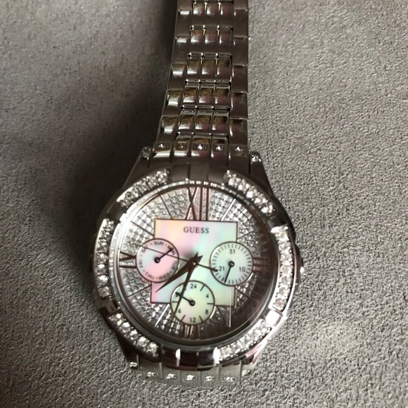 Guess silver watch - Picture 3 of 4